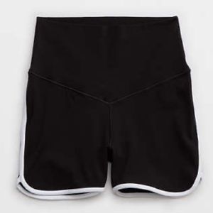 Aerie Offline black and white piped bike short